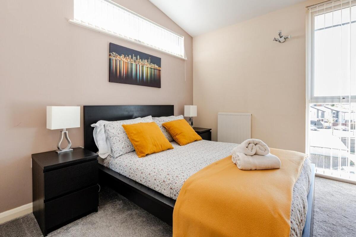 Comfortable 3-Storey House With Free Car Parking Μάντσεστερ Εξωτερικό φωτογραφία