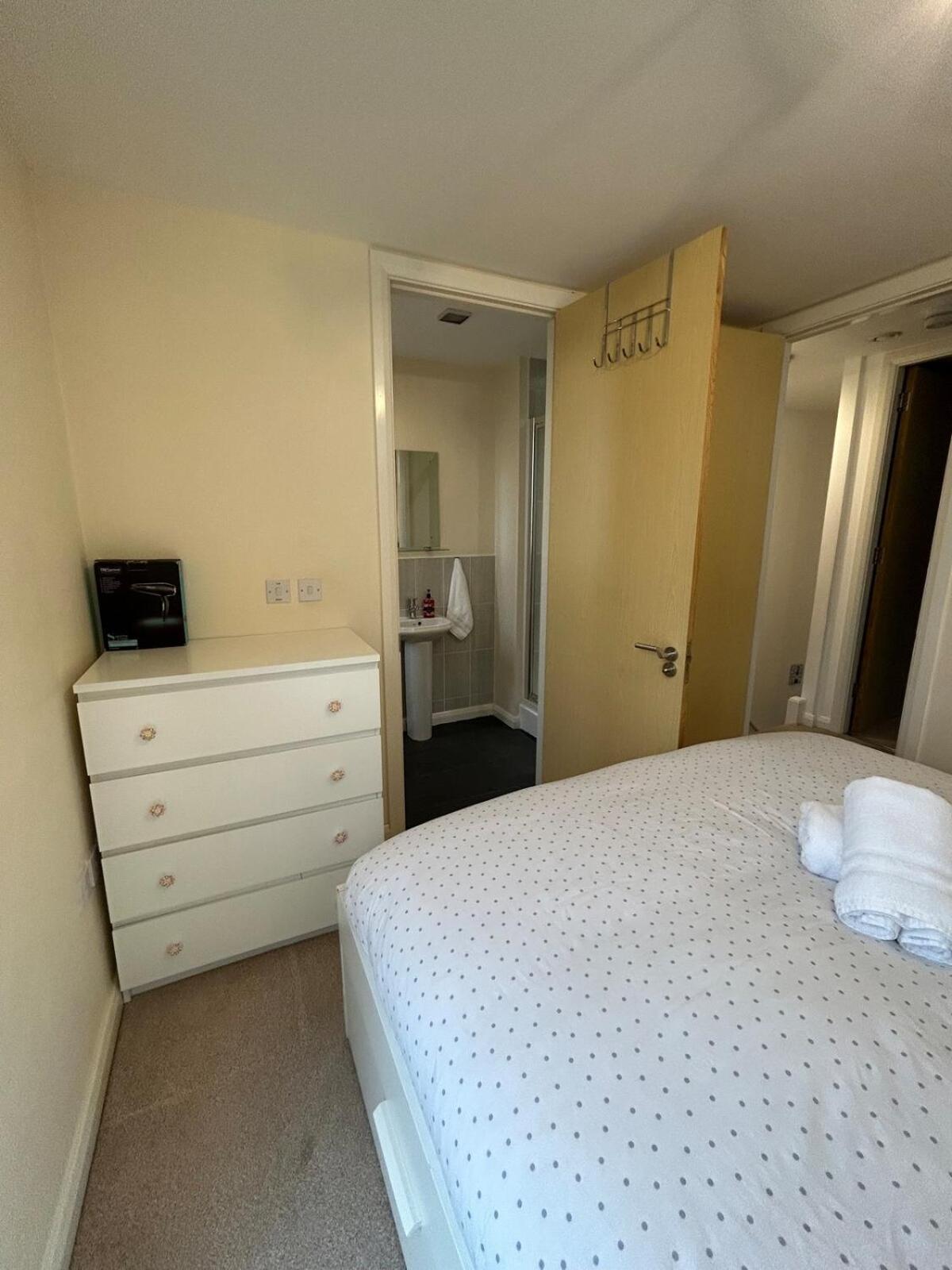 Comfortable 3-Storey House With Free Car Parking Μάντσεστερ Εξωτερικό φωτογραφία