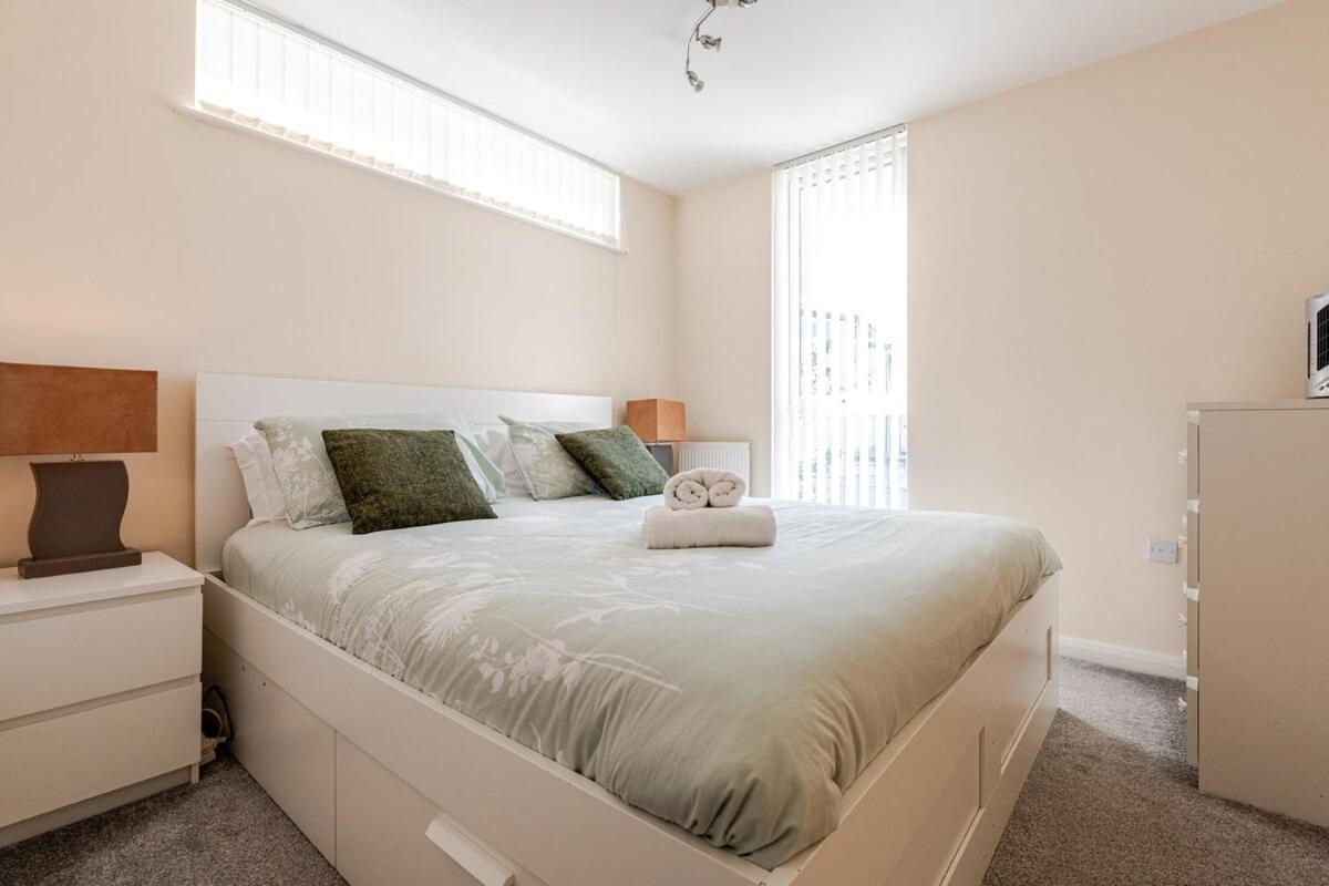 Comfortable 3-Storey House With Free Car Parking Μάντσεστερ Εξωτερικό φωτογραφία