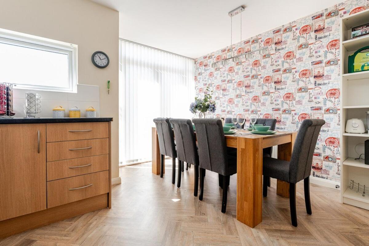Comfortable 3-Storey House With Free Car Parking Μάντσεστερ Εξωτερικό φωτογραφία